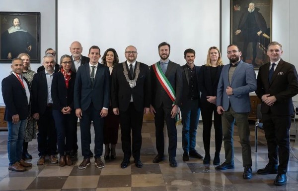 Toruń i Ferrara są do siebie podobne. Właśnie zostały partnerskimi miastami