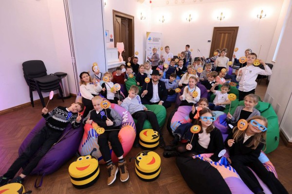 Debata prezydenta Torunia z uczniami szkół podstawowych w ramach obchodów Międzynarodowego Dnia Praw Dziecka