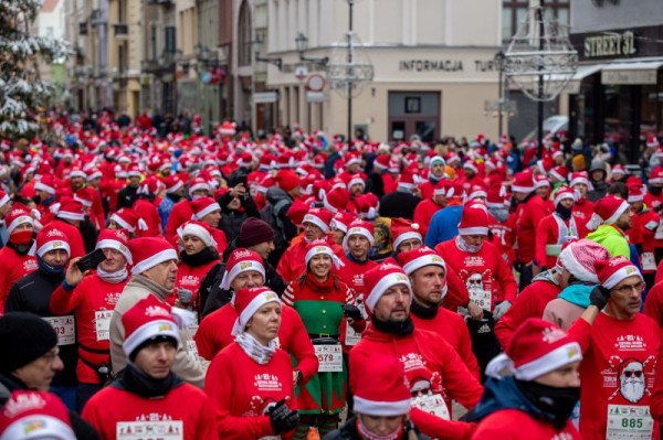 W niedzielę w Toruniu możliwe utrudnienia w ruchu związane z Biegiem Mikołajów