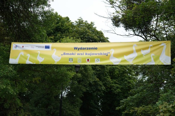 27 lipca przed ruinami zamku w Raciążku odbyło się wydarzenie „Smaki wsi kujawskiej"