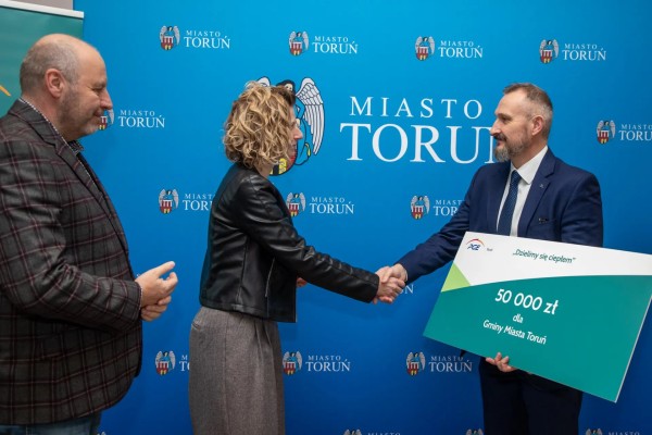 PGE Toruń dzieli się ciepłem z mieszkańcami. 50 tys. zł wsparcia trafi do najbardziej potrzebujących