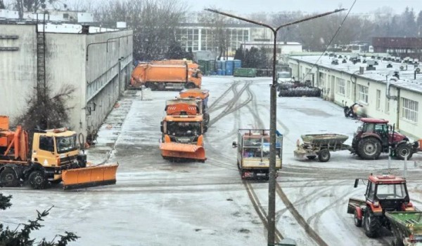 UWAGA! Jest i będzie ślisko. Toruńskie służby działają
