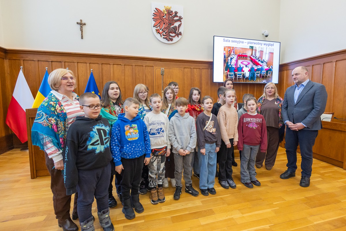 Dzieci z klubu w Węgiersku odwiedziły marszałka województwa