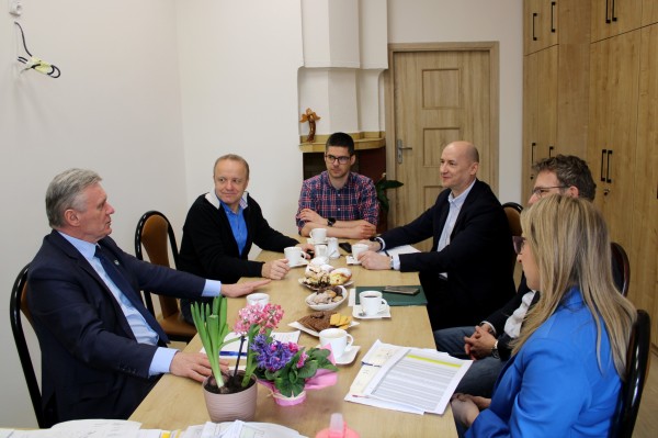 Światłowód dociera do kolejnych domów. Gmina Obrowo przyspiesza cyfrową rewolucję
