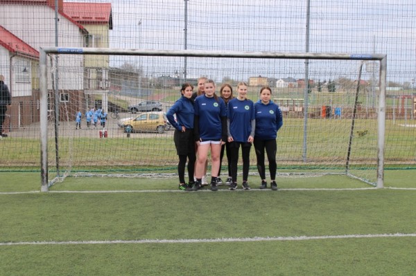 Młodzi piłkarze i piłkarki walczyli o awans. Licealiada w Kowalewie Pomorskim