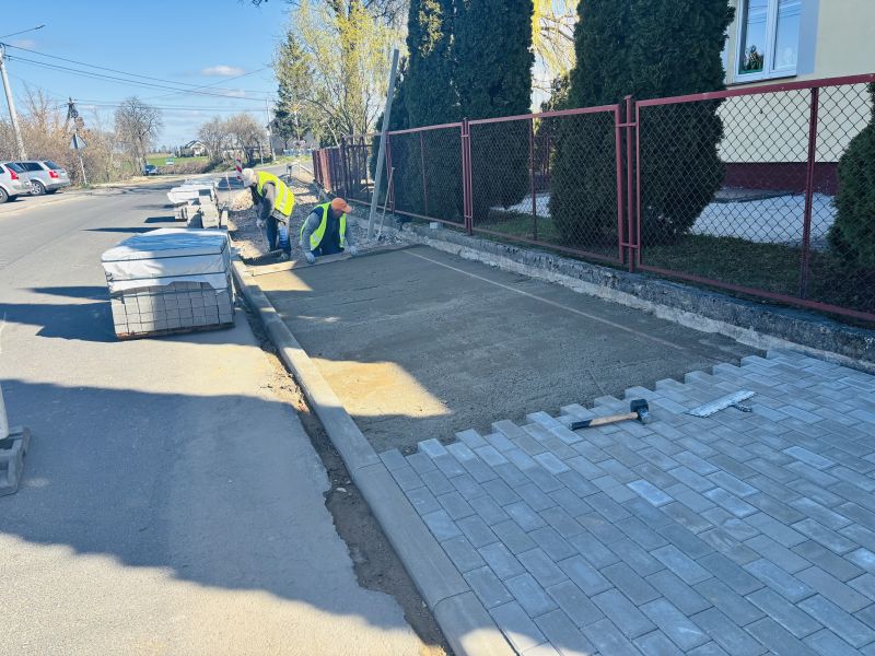 Nowy parking przy szkole w Radominie